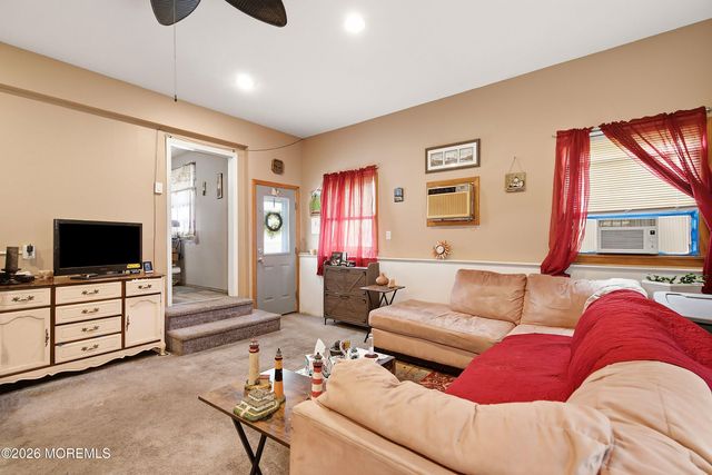17 Locust Road, Howell, NJ 07731