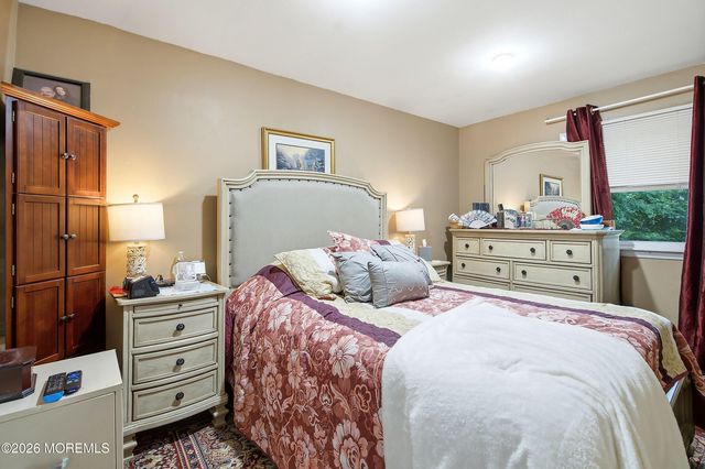 17 Locust Road, Howell, NJ 07731