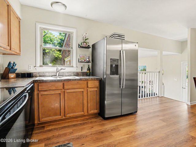 9322 Fairground Rd, Louisville, KY 40291