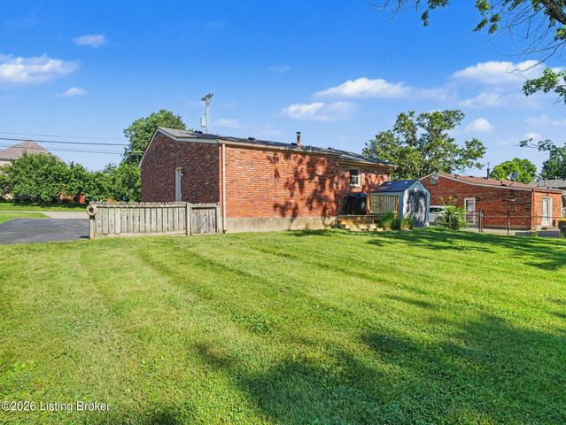9322 Fairground Rd, Louisville, KY 40291