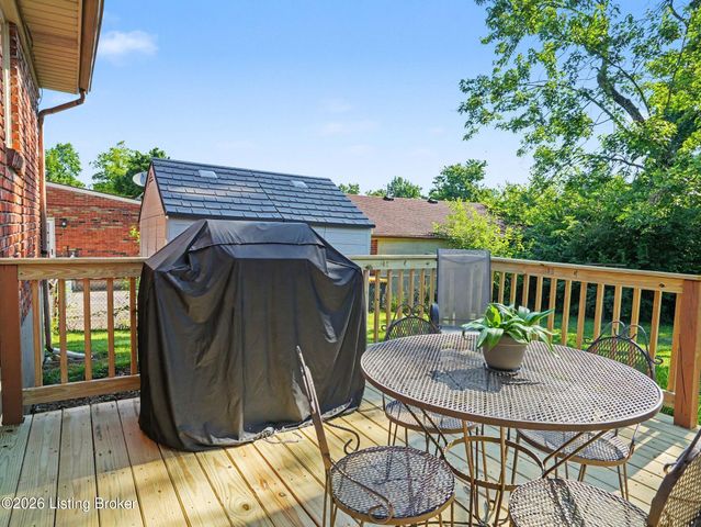 9322 Fairground Rd, Louisville, KY 40291