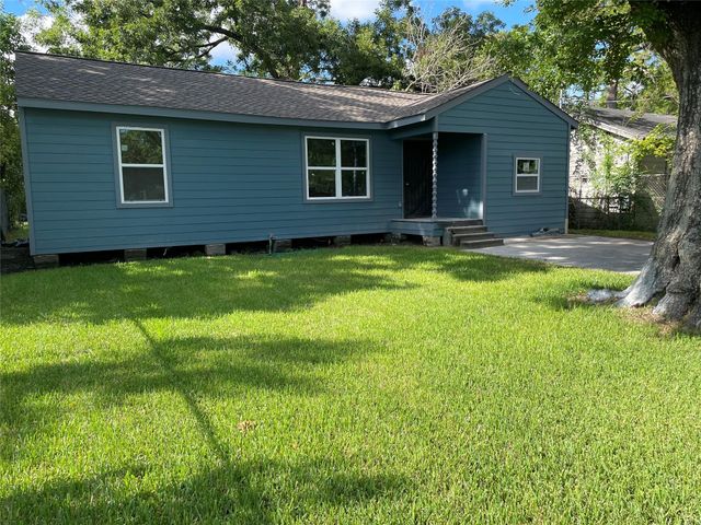 8166 Oak Knoll Lane, Houston, TX 77028