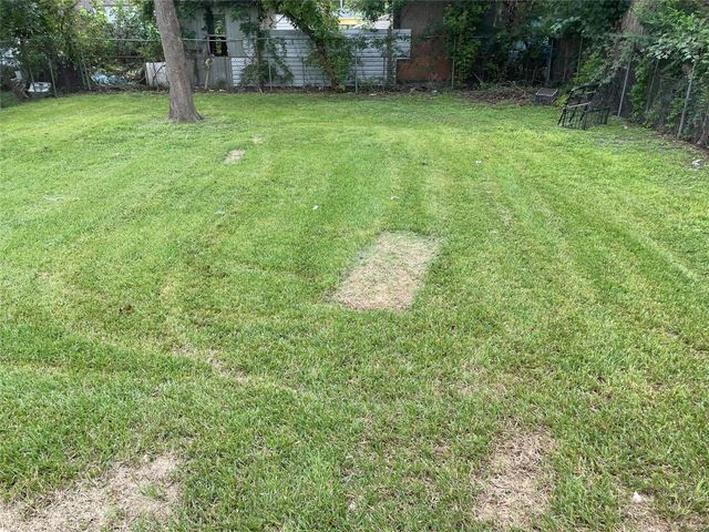 8166 Oak Knoll Lane, Houston, TX 77028