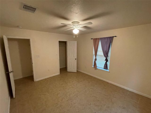 8166 Oak Knoll Lane, Houston, TX 77028