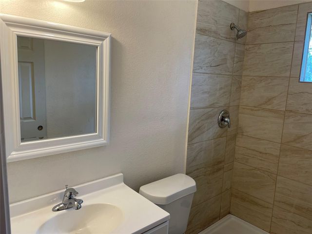 8166 Oak Knoll Lane, Houston, TX 77028