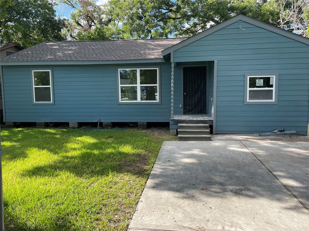 8166 Oak Knoll Lane, Houston, TX 77028