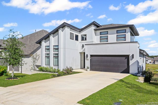 330 Navarro, Boerne, TX 78006