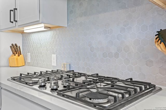 330 Navarro, Boerne, TX 78006