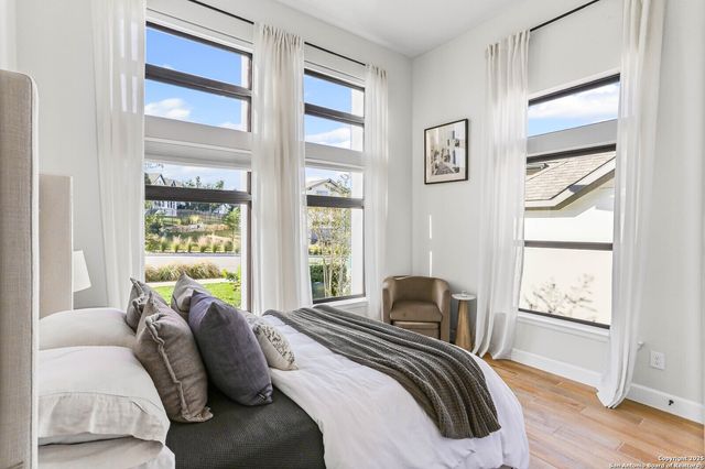 330 Navarro, Boerne, TX 78006