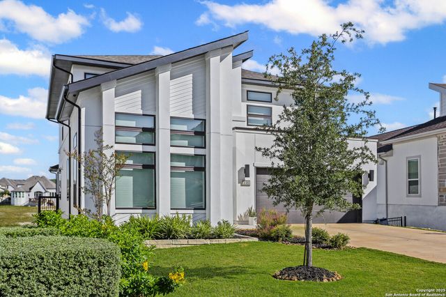 330 Navarro, Boerne, TX 78006