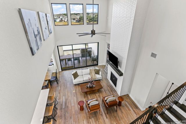 330 Navarro, Boerne, TX 78006