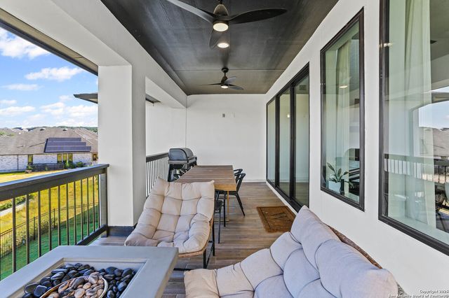 330 Navarro, Boerne, TX 78006