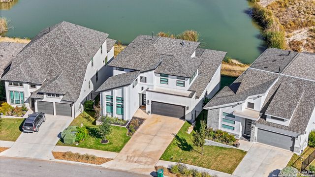 330 Navarro, Boerne, TX 78006