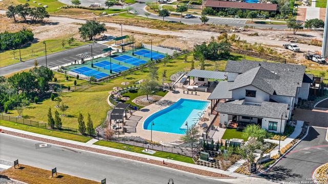 330 Navarro, Boerne, TX 78006