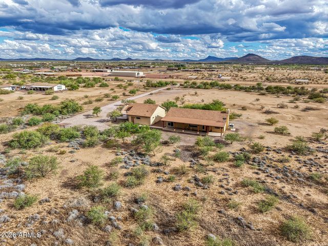 45812 W J-1 Ranch Road, Wickenburg, AZ 85390