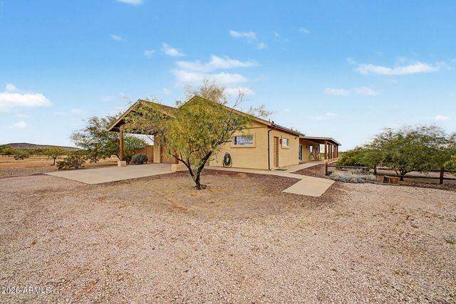 45812 W J-1 Ranch Road, Wickenburg, AZ 85390