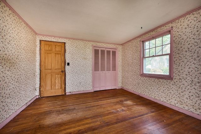 508 Granville Rd, Westfield, MA 01085