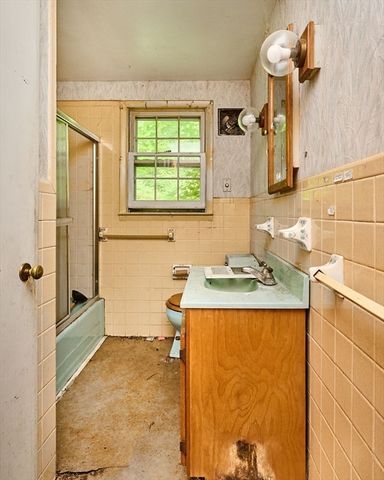 508 Granville Rd, Westfield, MA 01085