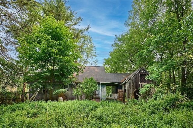 508 Granville Rd, Westfield, MA 01085