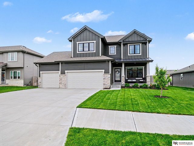 5205 Helwig Avenue, Papillion, NE 68133
