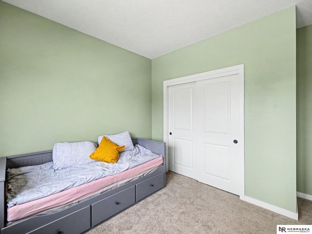 5205 Helwig Avenue, Papillion, NE 68133