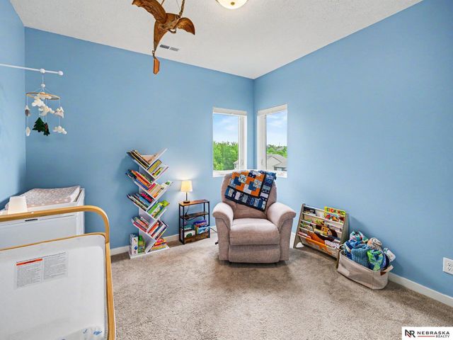 5205 Helwig Avenue, Papillion, NE 68133