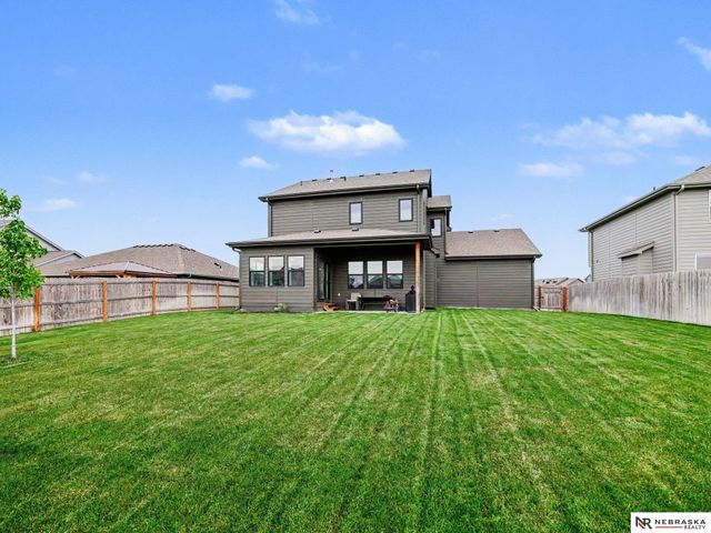 5205 Helwig Avenue, Papillion, NE 68133