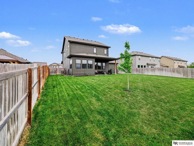5205 Helwig Avenue, Papillion, NE 68133