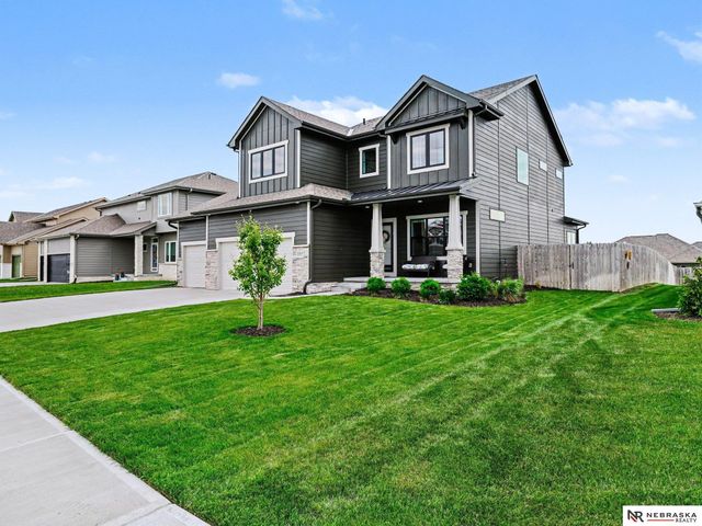 5205 Helwig Avenue, Papillion, NE 68133