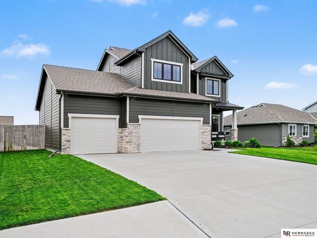 5205 Helwig Avenue, Papillion, NE 68133