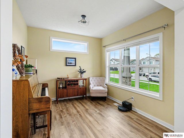 5205 Helwig Avenue, Papillion, NE 68133