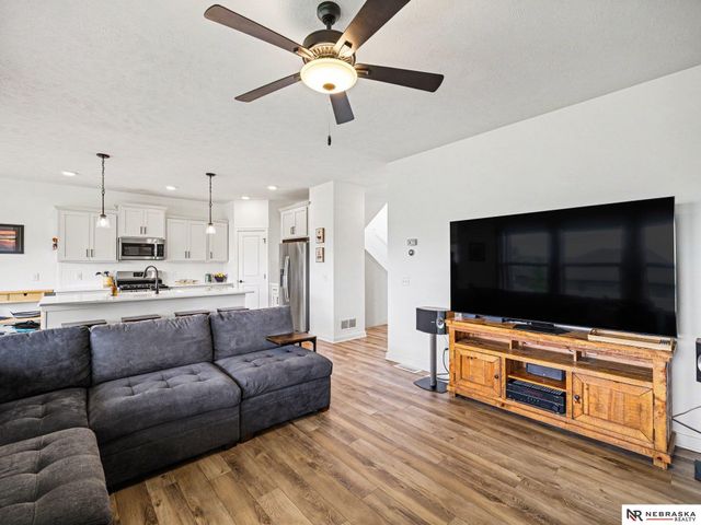 5205 Helwig Avenue, Papillion, NE 68133