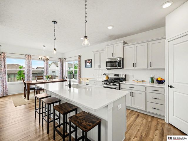 5205 Helwig Avenue, Papillion, NE 68133