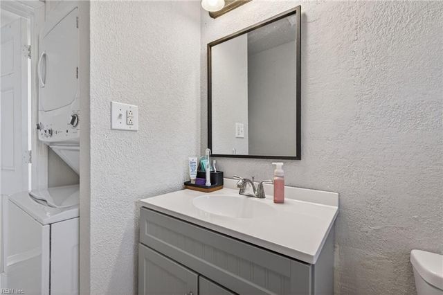 3005 Mattox DR, Chesapeake, VA 23325