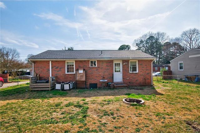 3005 Mattox DR, Chesapeake, VA 23325