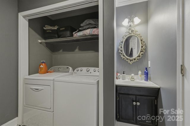 102 Page Street, Morganton, NC 28655