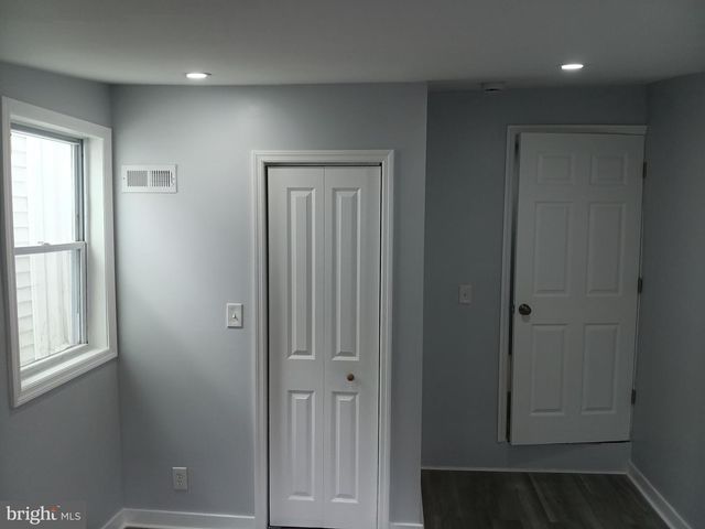 42 OAK ST, Trenton, NJ 08638