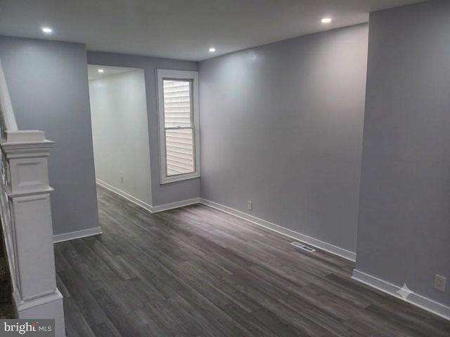 42 OAK ST, Trenton, NJ 08638