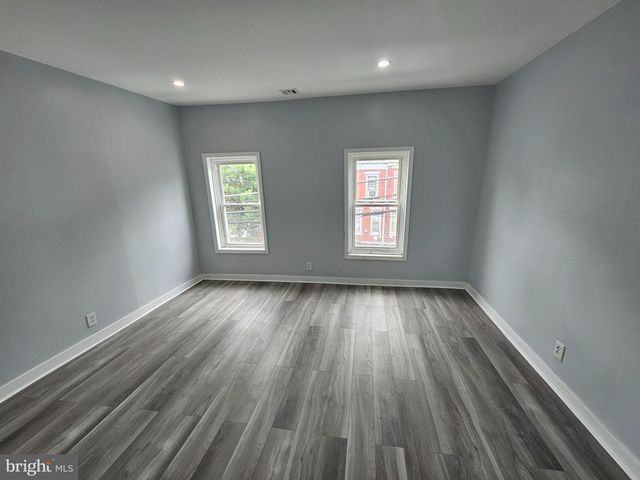42 OAK ST, Trenton, NJ 08638