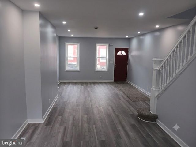 42 OAK ST, Trenton, NJ 08638