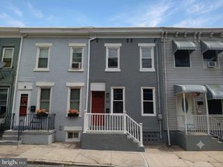 42 OAK ST, Trenton, NJ 08638