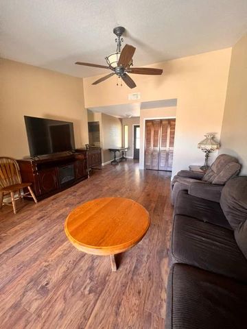 6104 Chickasaw Ct, Manteca, CA 95336