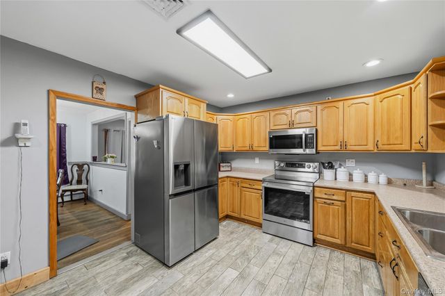 625 Gidney Avenue, Newburgh, NY 12550