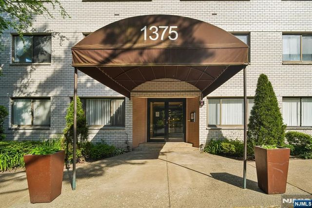 1375 River Road 1A, Edgewater, NJ 07020