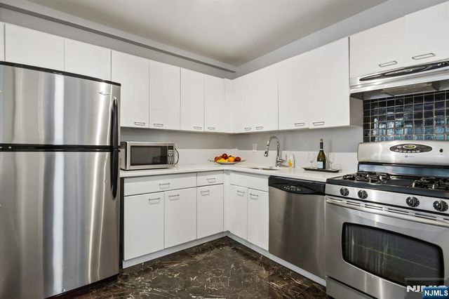 1375 River Road 1A, Edgewater, NJ 07020