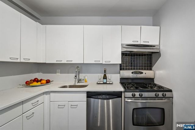 1375 River Road 1A, Edgewater, NJ 07020
