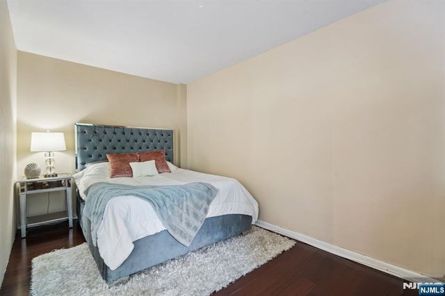 1375 River Road 1A, Edgewater, NJ 07020