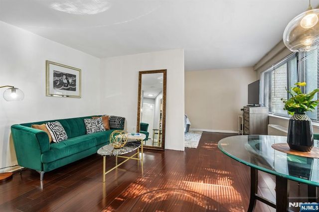 1375 River Road 1A, Edgewater, NJ 07020