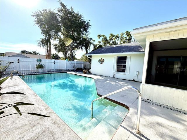 8212 101ST COURT, Seminole, FL 33777