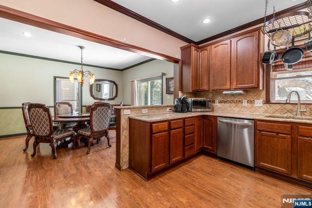 238 Park Avenue, Teaneck, NJ 07666